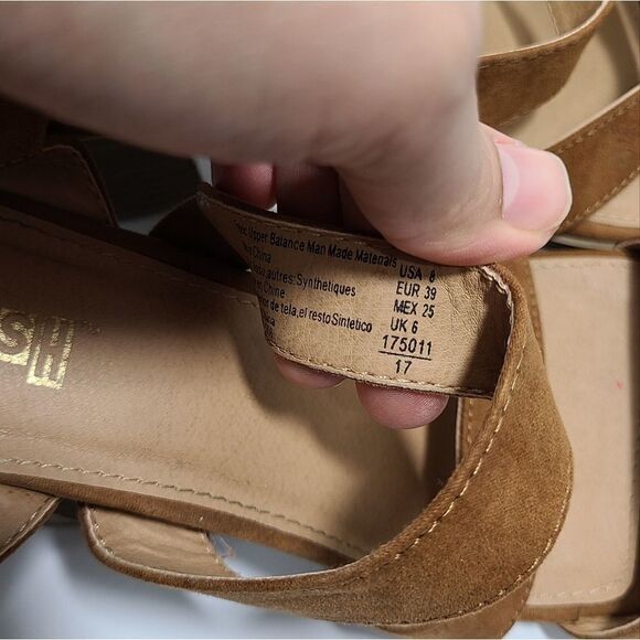 Brash Block Heel Brown Sandals Size 8 - Picture 10 of 11